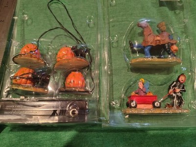 Lemax Spooky Town Halloween Village Set Children Dressed In Halloween...