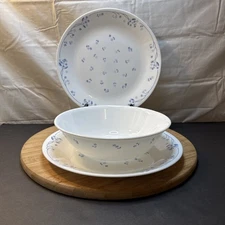 Corelle/ corning, ware Provincial Blue Lot Of 3- 2 Dinner Plates 1 Serving Bowl