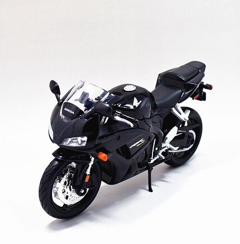1:12 Maisto Honda CBR1000RR Motorcycle Bike Model New in Box - Picture 2 of 7