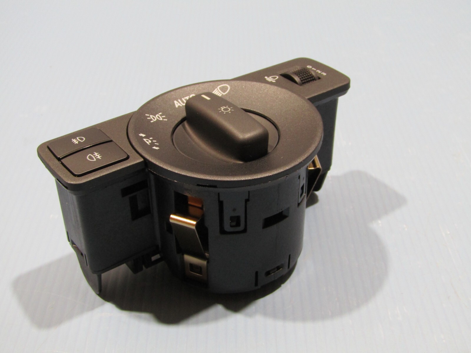 GENUINE MERCEDES VITO W447 DASHBOARD HEADLIGHT SWITCH P/N A4479058200