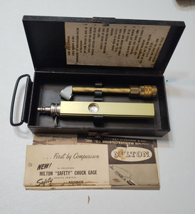 Milton Industries 1066 tire pressure gauge 50-600 PSi AIR CHUCK HIGH PSI CAL