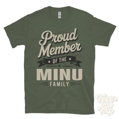 STOLZES MITGLIED DER MINU FAMILIE T-SHIRT Nachname Nachname Erbe Abstammung