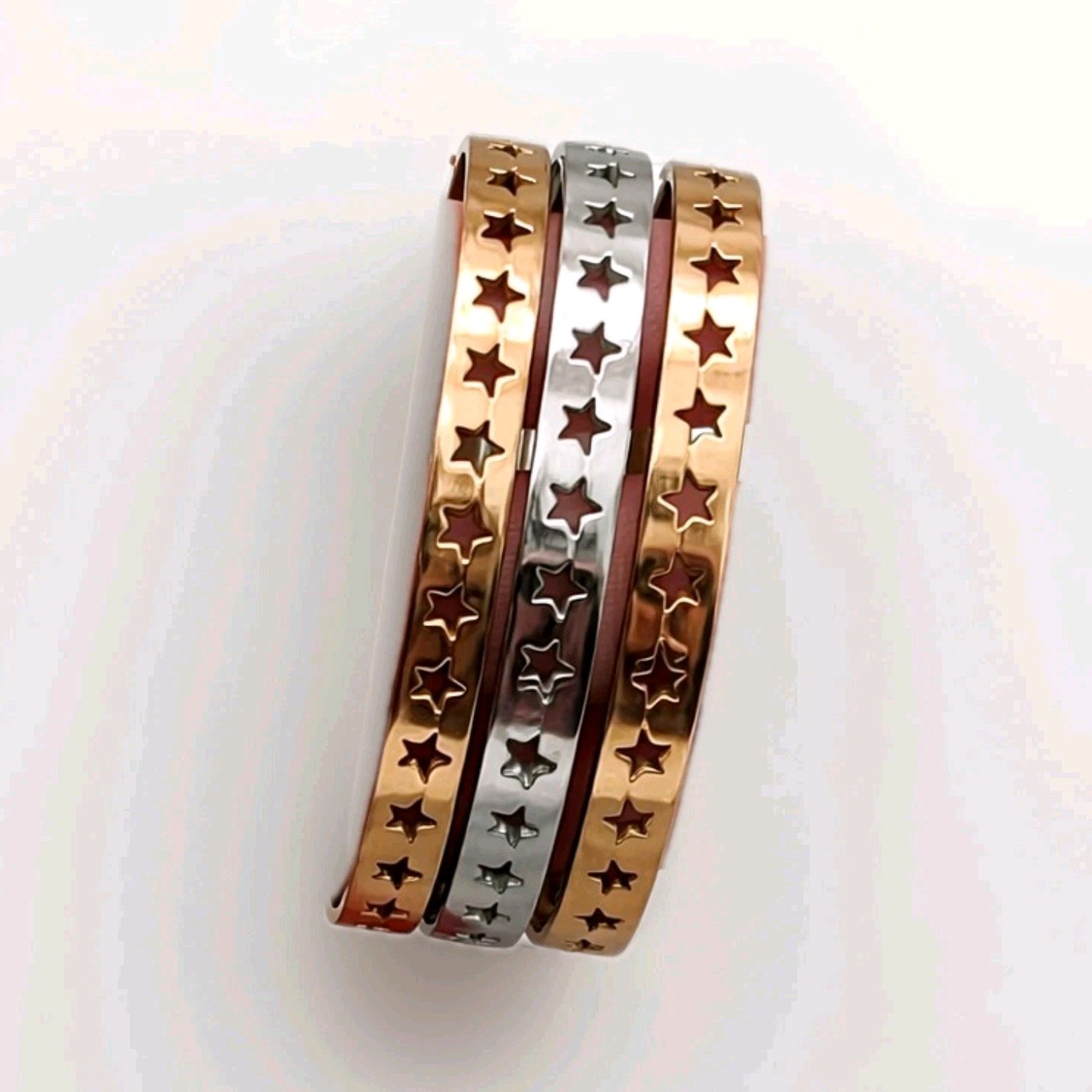 Stackable Metal Star Cut-Out Bangle Bracelets Set… - image 1
