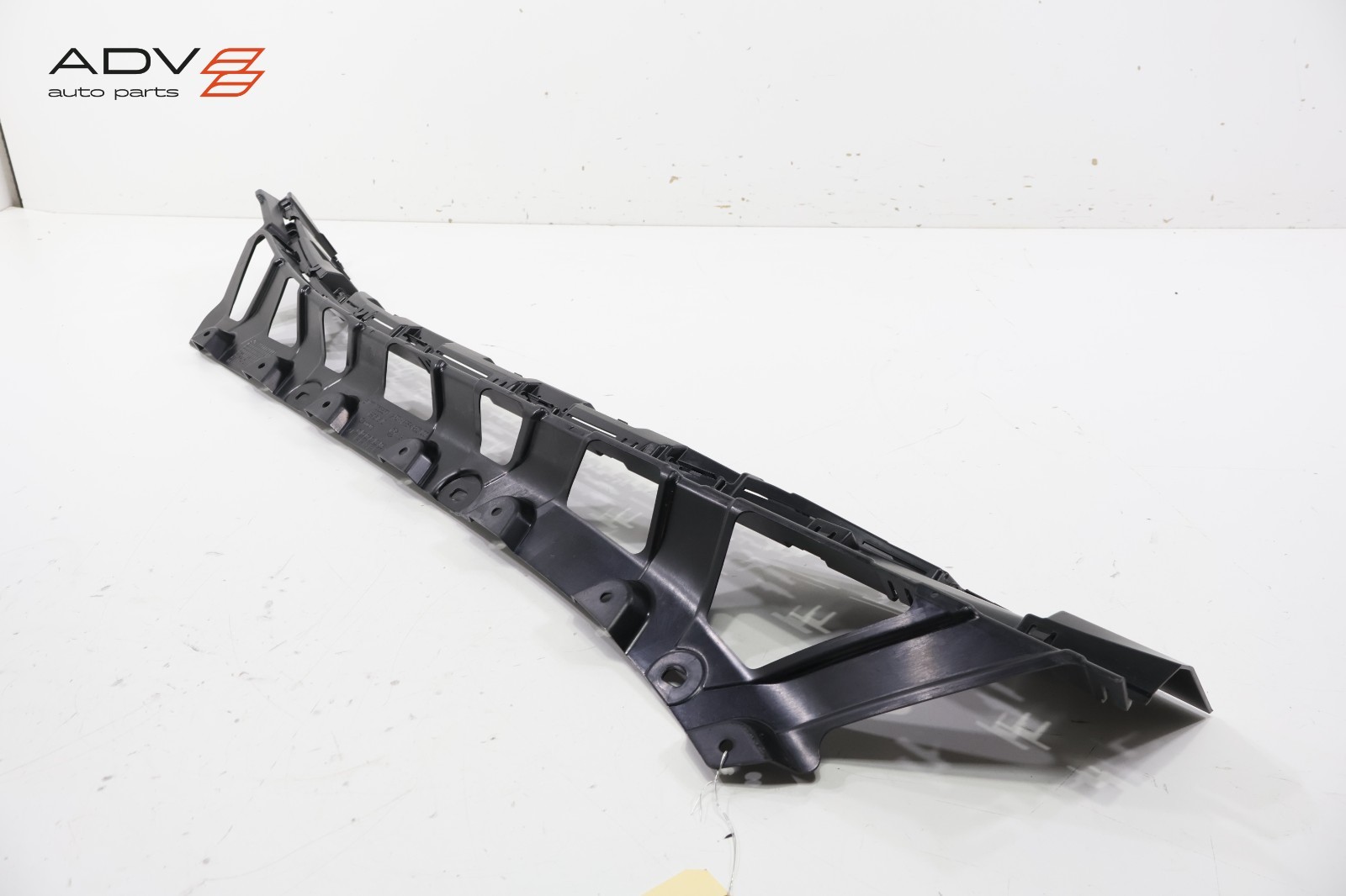 2014 - 2020 BMW i8 I12 COUPE RIGHT SIDE SKIRT ROCKER MOLDING PANEL BRACKET OEM