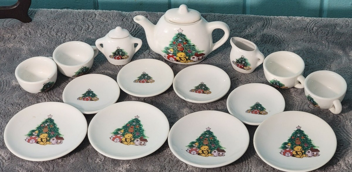 17 Piece Christmas Tree miniature tea set