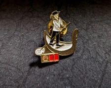 Shell Gasoline Gondola Vintage Pin Badge 