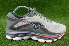 Mizuno Wave Sky 7 Shoes Womens Size 8 Pearl Blue Hi-Viz Pink Max Cushion Running