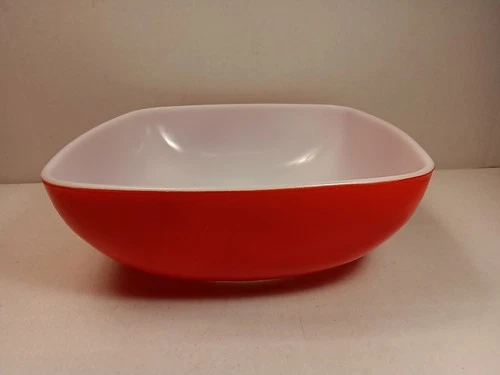 Vtg. Pyrex 525B-025 Red Square Bowl 2 1/2 Qt Primary Color Hostess Bowl Read