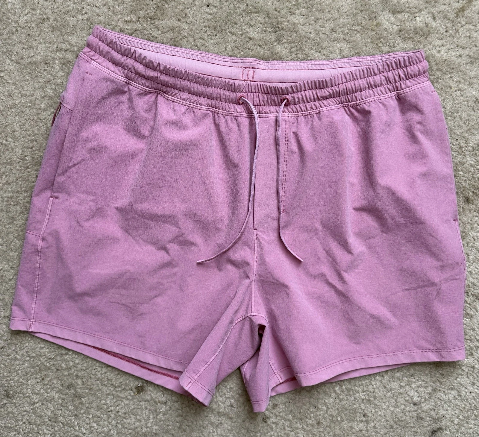 Lululemon Mens L Lightweight Stretch Breathable 5 Inch Athletic Fitness Shorts