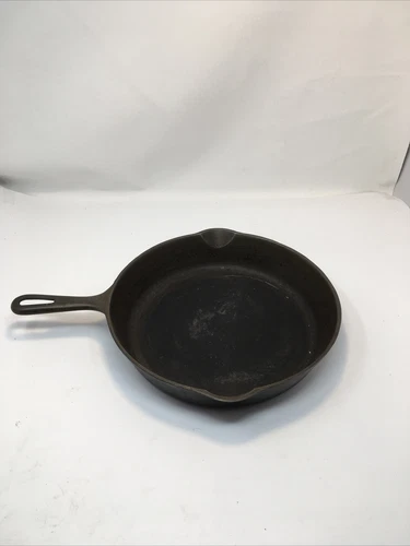 Vintage Griswold Cast Iron 11.25" Skillet - Small Logo