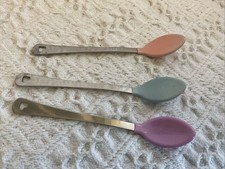 3- Munchkin Rubberized Tip Infant Baby Spoons Blue Purple Peach