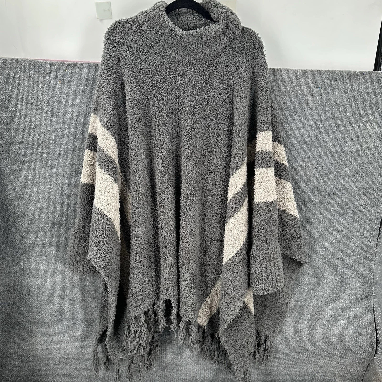 Barefoot Dreams Cozy Chic Beach Fringe Lounge Poncho One Size Plus Gray Striped