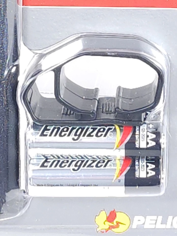 Pelican Mitylite 2430 Clip-On Flashlight Xenon Beam 4 AA Batteries Included NIB - Image 4 of 4