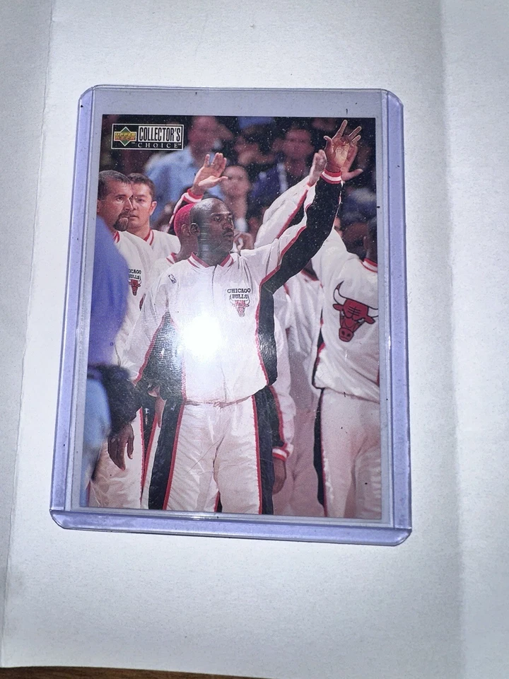 1997-98 Upper Deck Collector's Choice - Michael's Magic #394 Michael Jordan - Image 3 of 4
