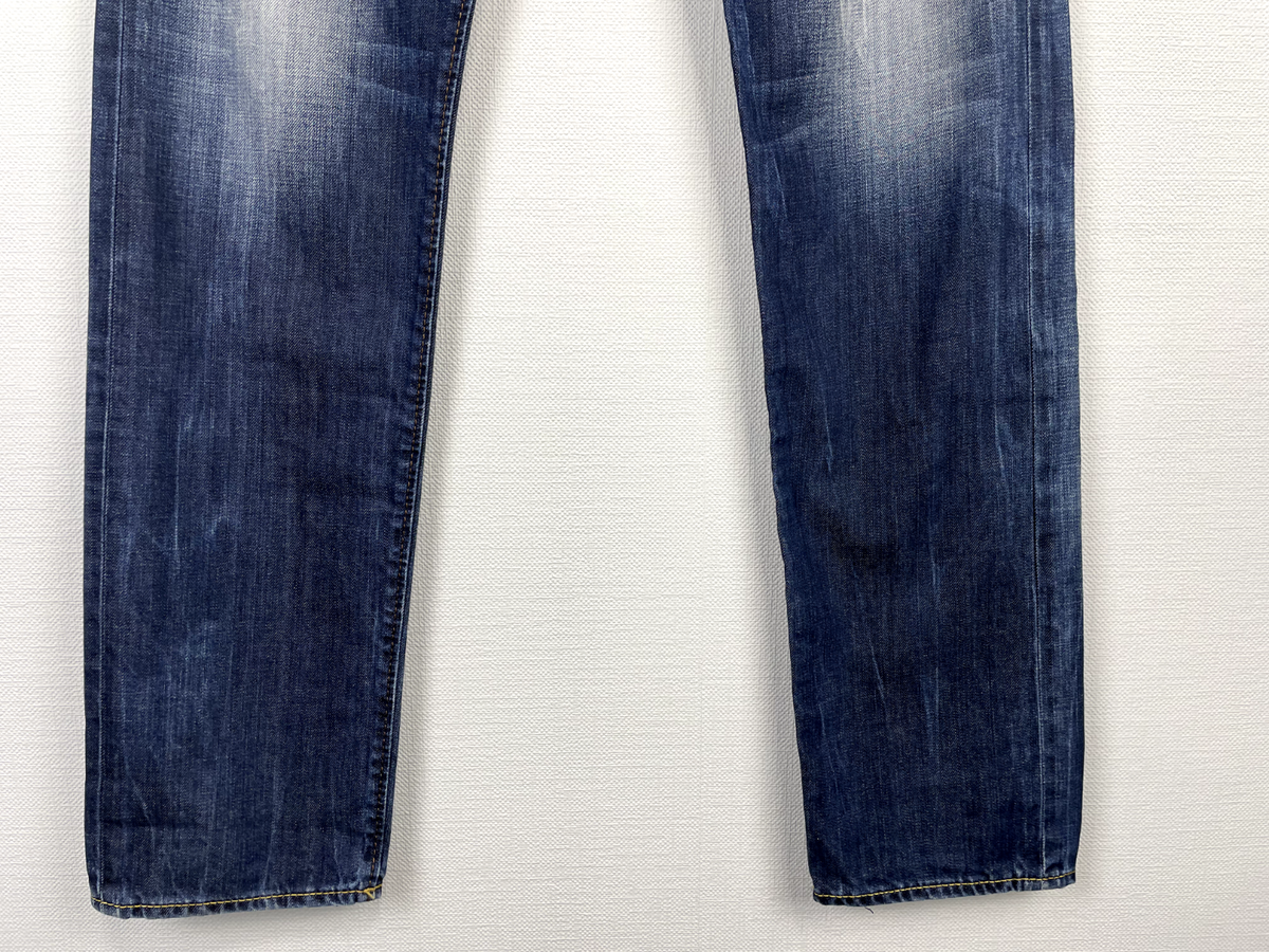 Diesel Buster Regular Slim-Tapered Blue Wash 0831Q Size W31 Diesel Buster Regular Slim-Tapered Blue Wash 0831Q Size W31