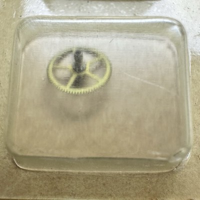 224 660 NOS CENTER WHEEL & PINION WITH CANNON PINION SEIKO 2451 4361 6601 ETC