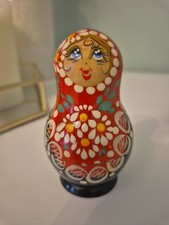 set of 5 Matryoshka Russian style nesting dolls, wooden, painted, vgc