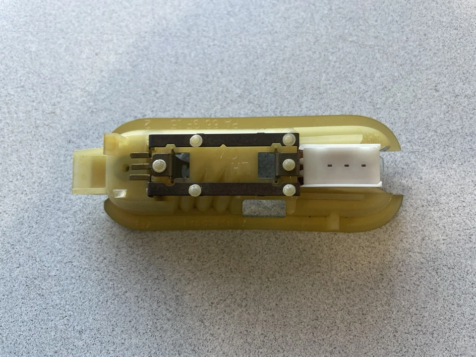 MERCEDES-BENZ ML320 1998-2003 ~ LUZ INTERIOR TECHO TRASERO IZQUIERDO ~ A1638201523 Foto 2 de 3