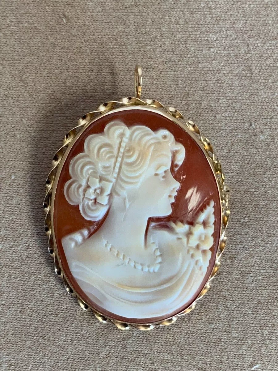 Vintage 14K Yellow Gold Cameo Brooch Pin ITALY