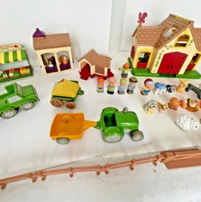 Vintage The Step 2 Farm Barn Animals Fence Tractor Toys  Kids Toy Child