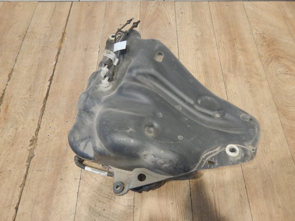 Depósito de Reducción Diesel Audi A5 8T A4 8K B8 2.0 TDI Original con Bomba - Imagen 2 de 4