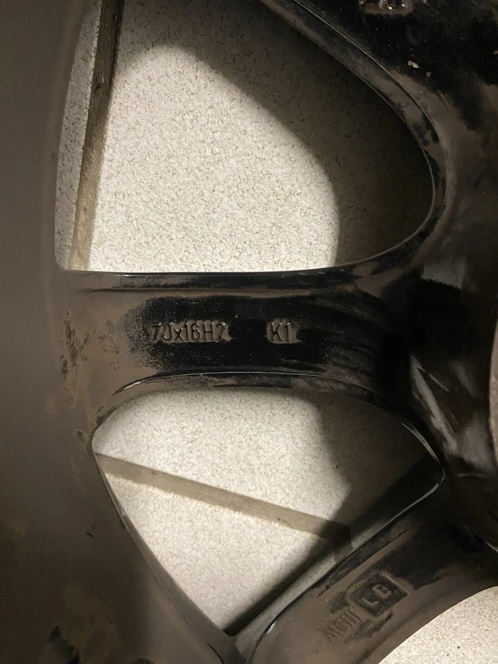 4 Winterreifen 215 65 R16 98H TL Auf Alufelgen 7x16 ET32 LK 4/108 ZB 65,1  black - Bild 4 von 4