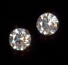 New 10K Solid Yellow Gold 4mm Round Clear Crystal CZ Solitaire Stud Earrings UH