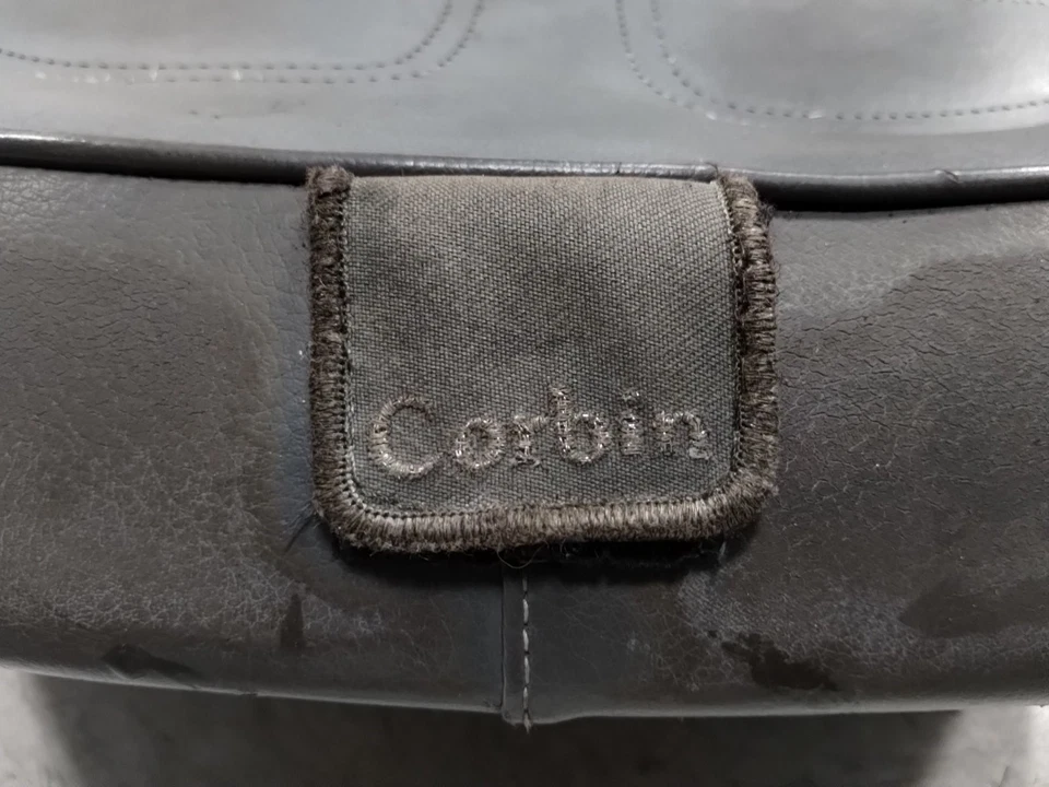 Заднее пассажирское сиденье 2000 00 BMW R1100 RT R CORBIN - Изображение 4 из 4