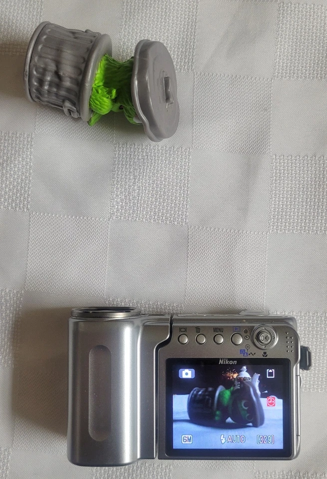 Nikon Coolpix S4 Digital Camera 6.0 megapixel 10x Zoom Tested And Working & Bag - Image 3 of 4