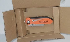 Black + Decker Folding Utility Knife w/Blade Storage BDHT10002 Brand New