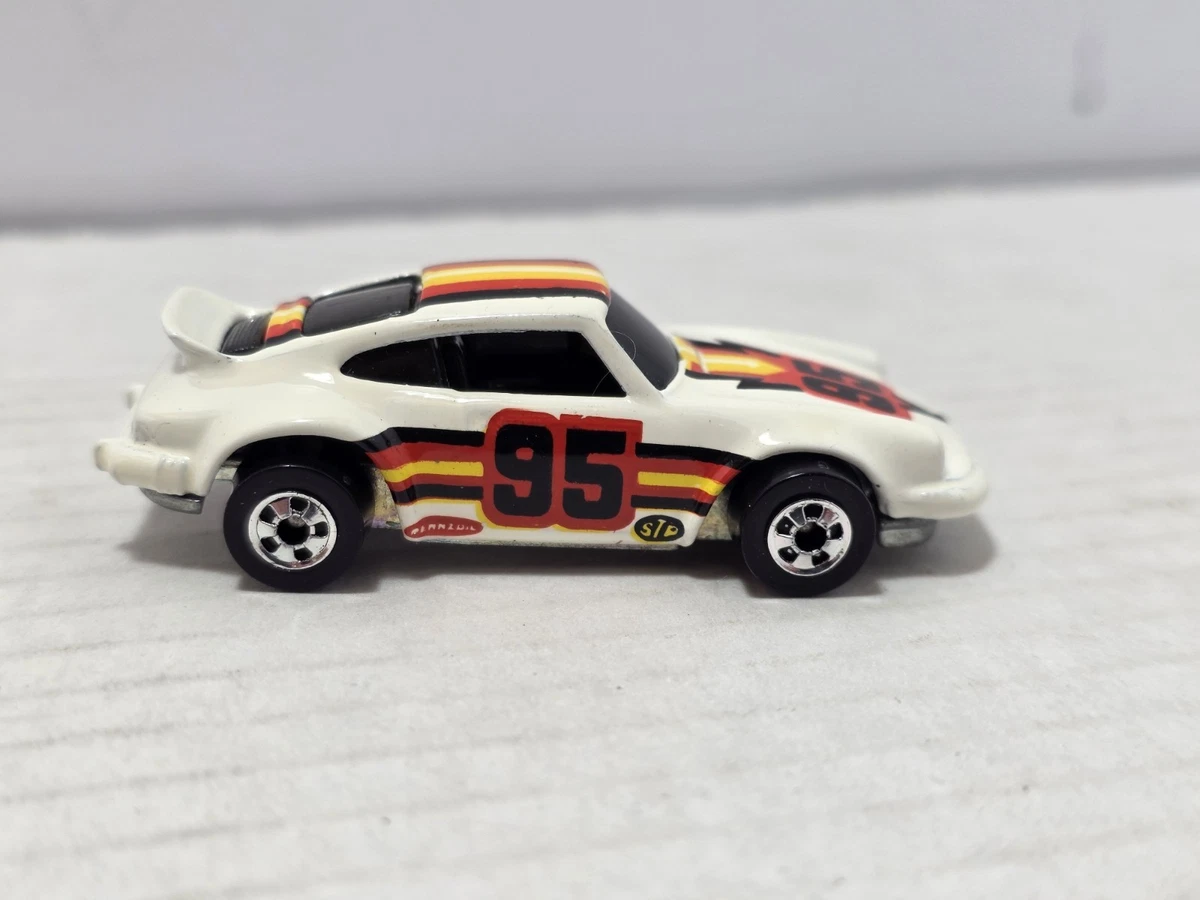 Hot Wheels Porsche 1974 Vehicle Year Vintage Manufacture Diecast