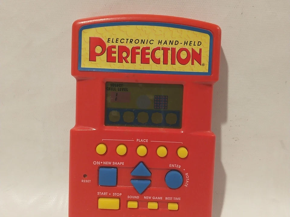 1996 Trivial Pursuit Best of Genus Electronic Handheld Perfection Portable Game - Image 4 of 4