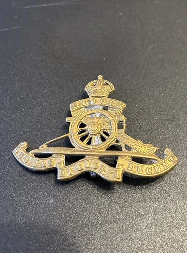 WW2 Royal Artillery Officers Cap Badge 6.7cm Long *