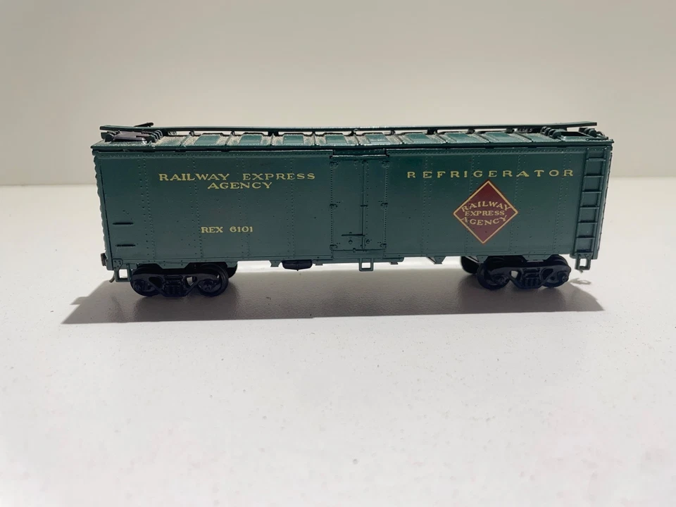Athearn HO Scale Railway Express Agency #6101 40' Reefer Car Built No Box - Image 3 of 4