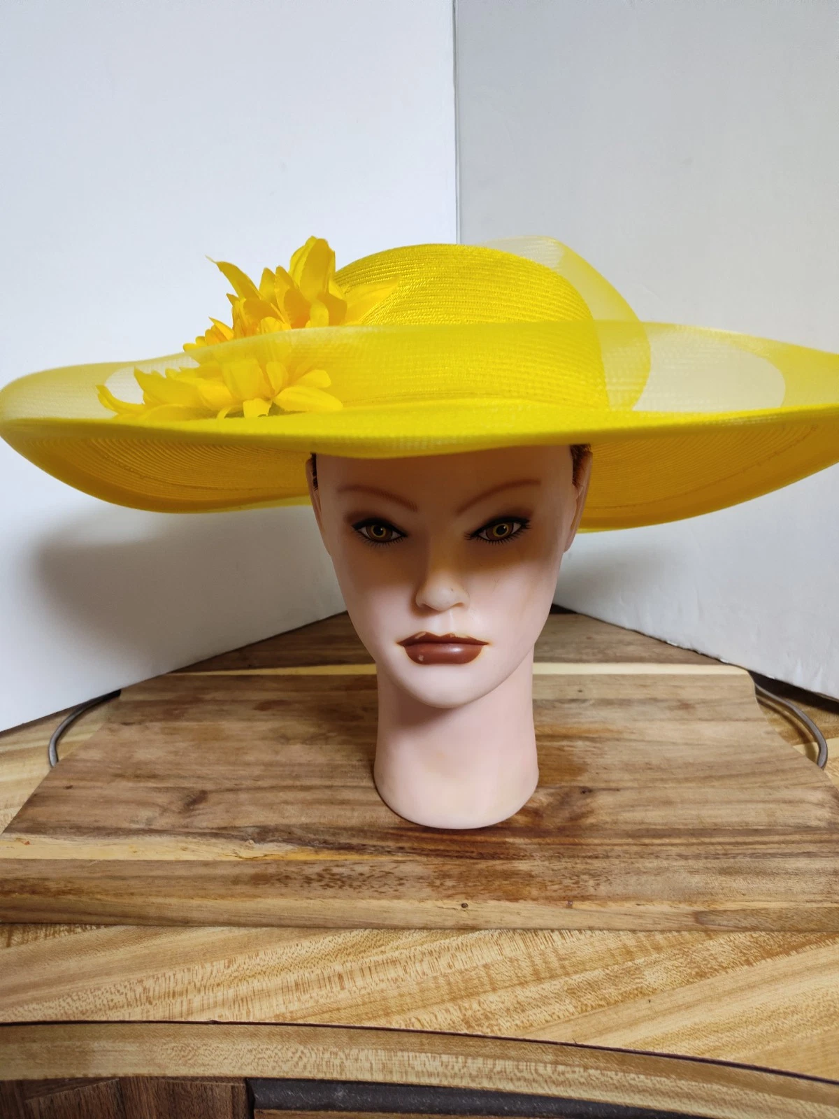 Bright Yellow Flower Hat By August Netting Retail $250 Summery Elegant Unworn