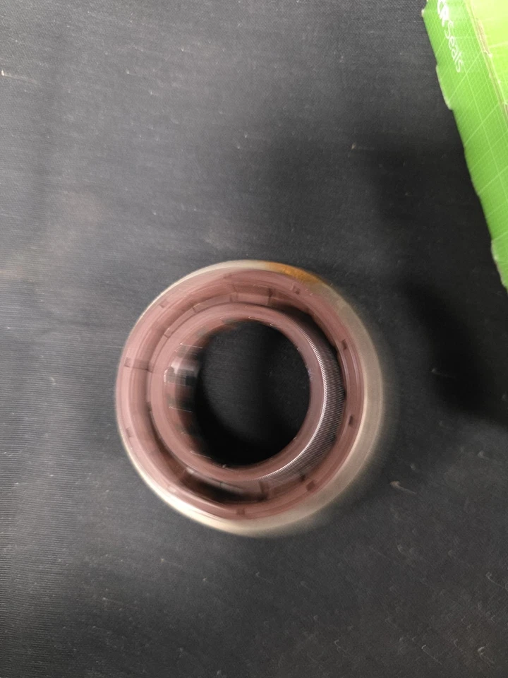 轴密封 SKF 13757 — 第 3/4 张图片