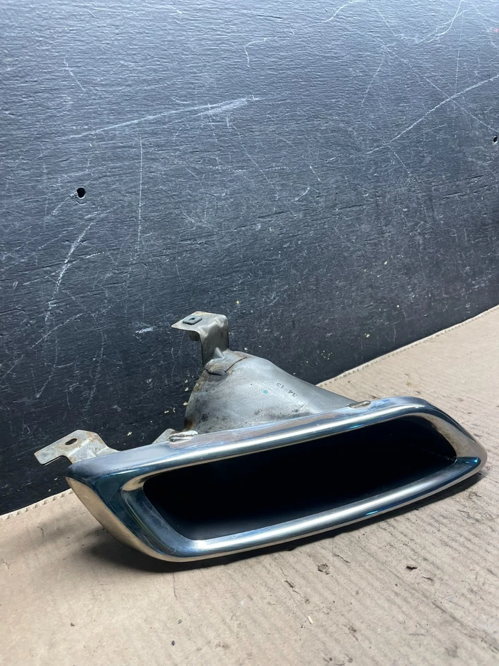 Lincoln MKZ 2013 a 2016 protector de punta de escape lateral del pasajero trasero OEM T6968 PS Foto 3 de 4