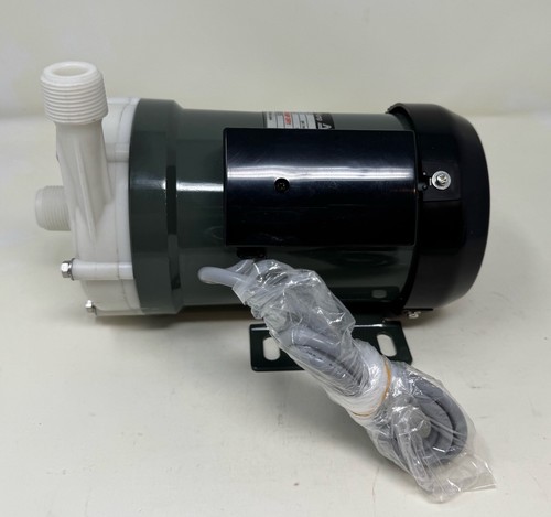 IWAKI MAGNET PUMP MD-70RLZT BRAND NEW Open Box Made in Japan - Picture 8 of 8
