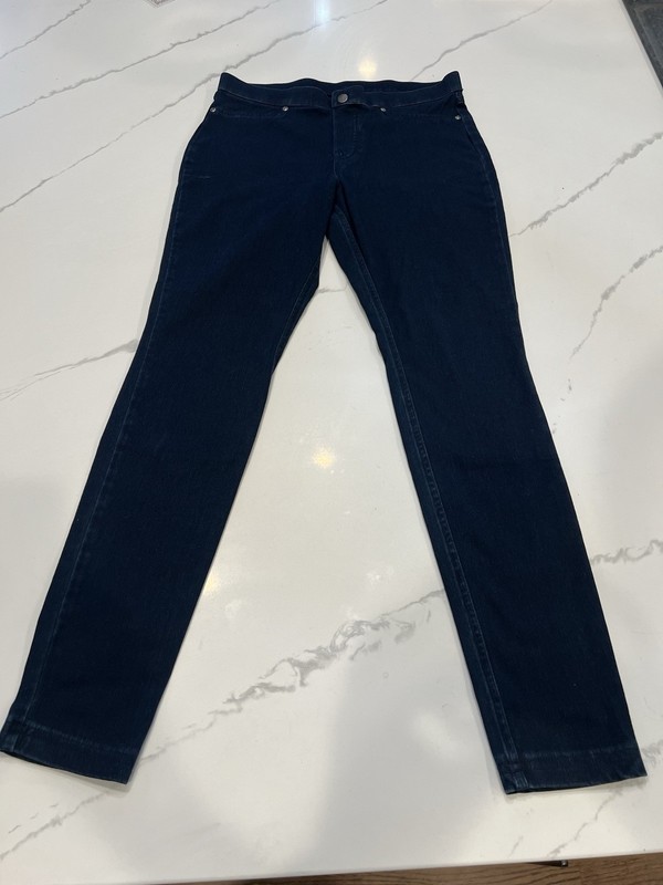 HUE Women’s Dark Blue Straight Leg Jeans