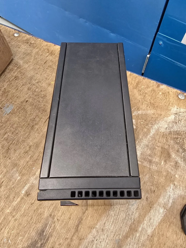 Netgear Readynas rn10200-100NAS + 2 x Seagate ST2000DM001 2TB nas drive - Image 4 of 4