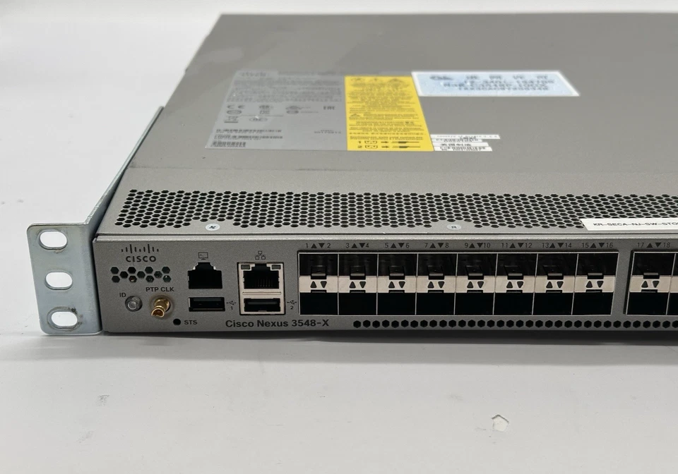 Red de 48 puertos CISCO N3K-C3548P-10GX Nexus serie 3000 - sin cable de alimentación Foto 3 de 4