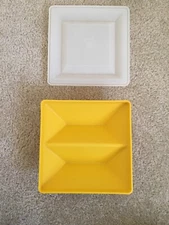 TUPPERWARE Get Togethers 1386 Divided Square YELLOW Container Vintage