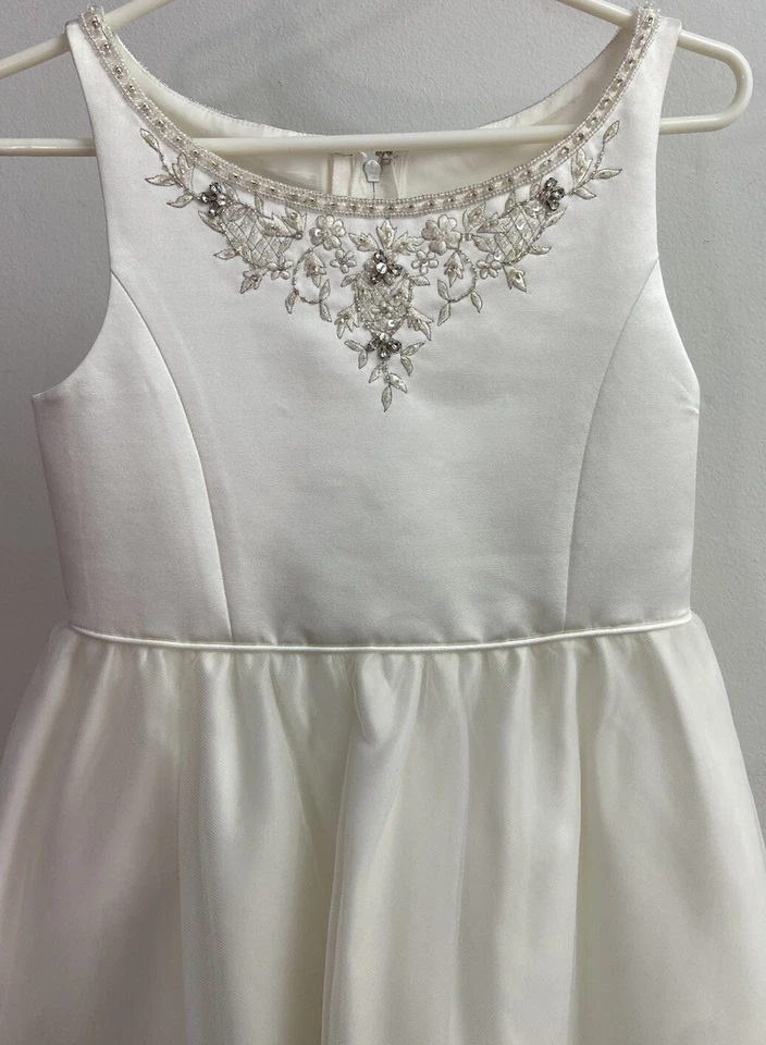 Vestido Mon Cheri Bridals Nuevo con Etiquetas Flor Niña Talla 5 Sin Mangas Cuentas Línea A Foto 4 de 4