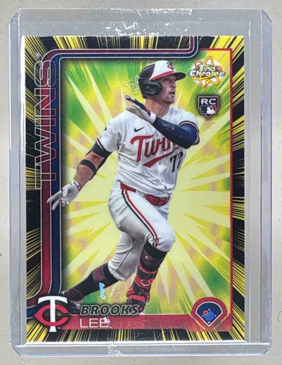 Brooks Lee 2025 Topps Chrome #RR-4 Radiating Rookies Rookie RC