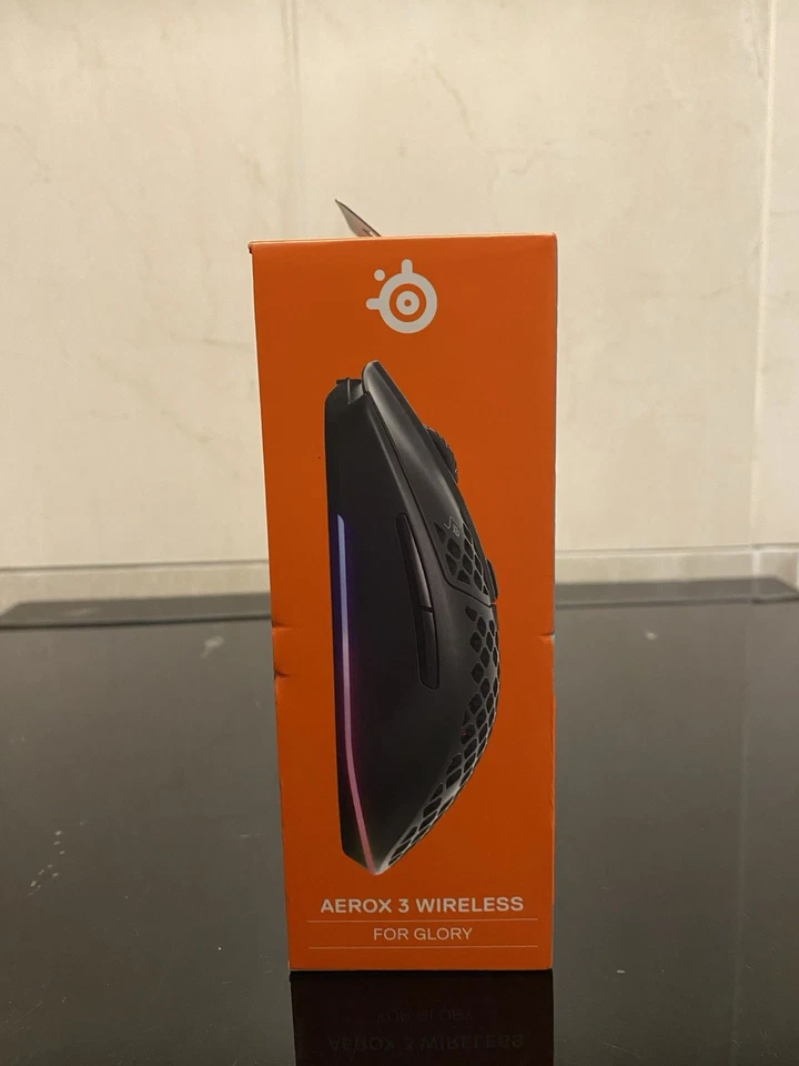 SteelSeries Aerox 3 Wireless Optical RGB Gaming Mouse Onyx Black (2022 Edition) - Image 3 of 4