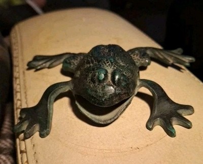 Vtg. Bronze Open Mouth Frog Toad Figure Hide A Key Or Coins Statue Paperweight