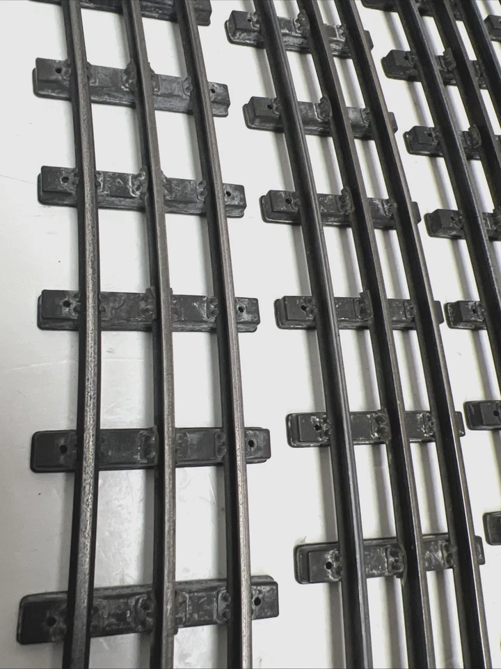 GROUP OF 5 ORIGINAL LIONEL 771 T-RAIL CURVED TRACK, W/SCREWS/NUTS -PREWAR - RARE - Image 3 of 4