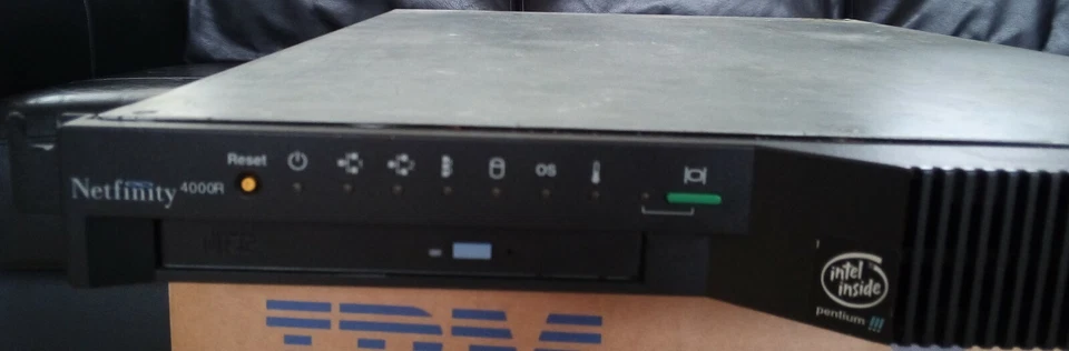 IBM NETFINITY 4000R 8653 1U RACK-MOUNTABLE SERVER - Image 3 of 4