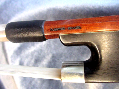 Schöner Kontrabassbogen Pernambuco gestempelt D Muniz Brasil 136gr. 69cm. - Bild 2 von 17