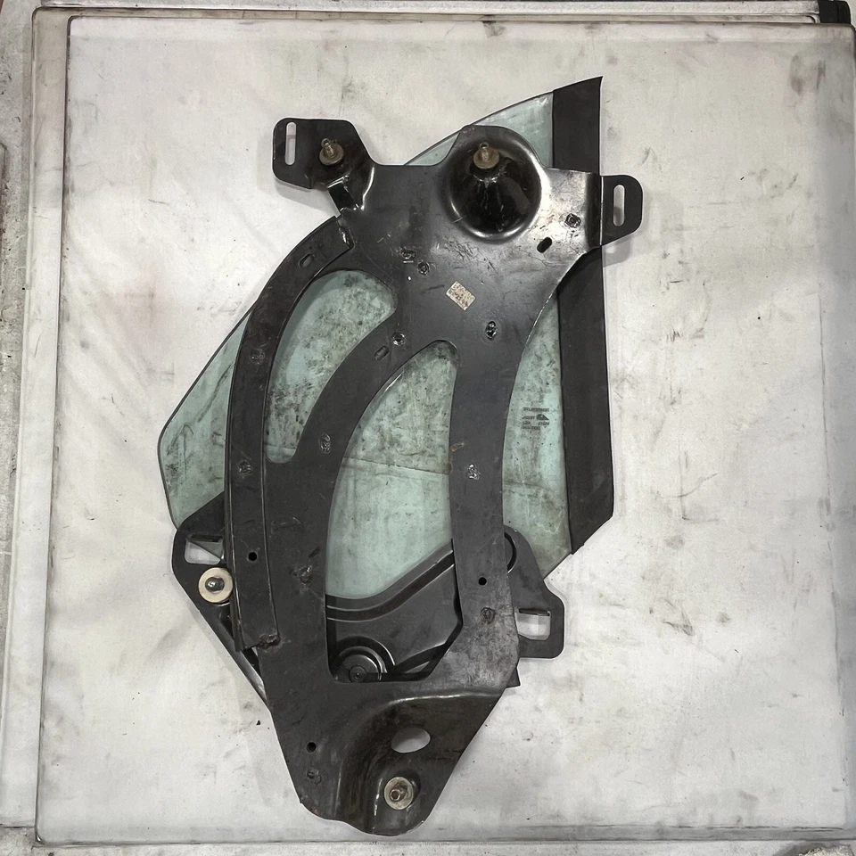 Mitsubishi Eclipse 1996-1999 convertible cuarto trasero ventana cristal derecho Foto 2 de 3